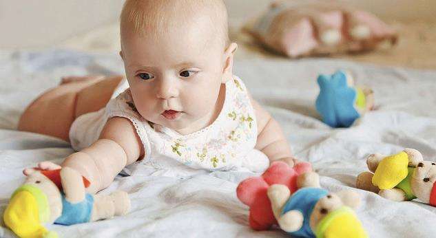 مهارات الطفل في الشهر الرابع