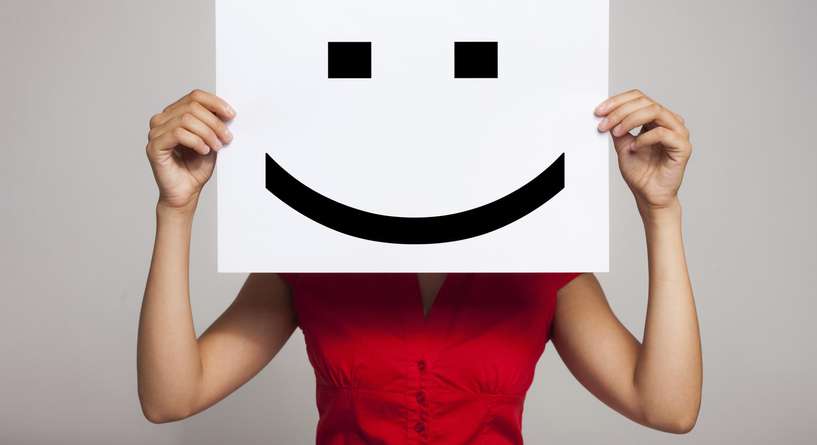 إختبار قدرة التمييز ما بين الإبتسامة الحقيقة والمصطنعة