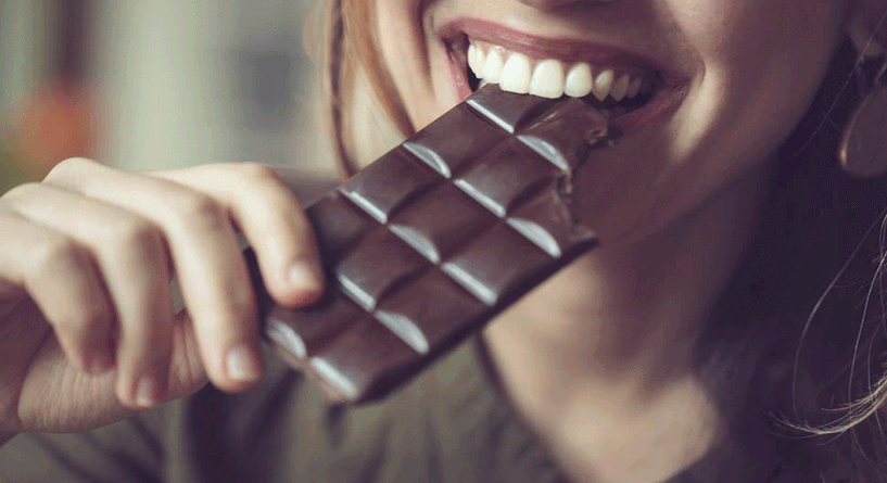لماذا اشعر بحاجة مفرطة للشوكولا قبل الدورة الشهرية وهل من طريقة لمحاربة ذلك