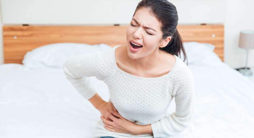 اسباب الم اسفل البطن الجهة اليمنى عند النساء وطرق العلاج