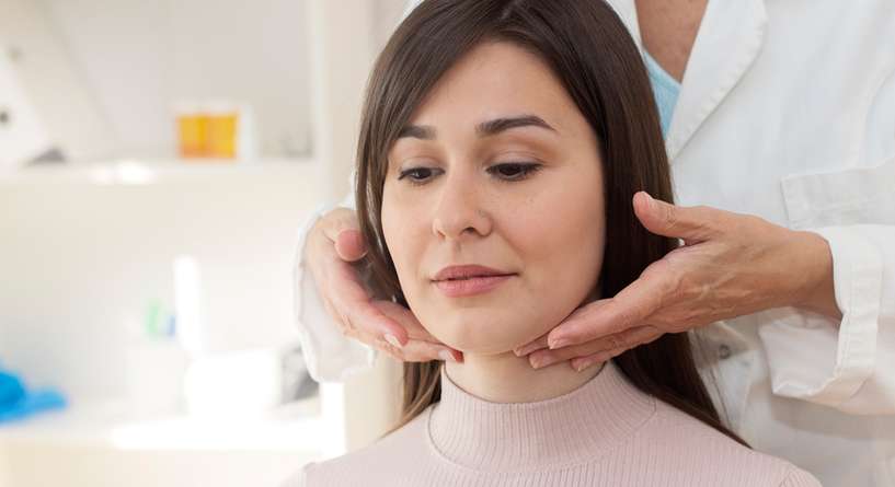 ما العلاقة بين فرط نشاط الغدة الدرقية وزيادة الوزن وكيف يمكن علاجه؟