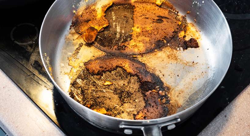 3 طرق فعالة لإزالة آثار الحروق عن اواني الطهي