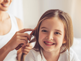 نصائح لتعليم البنت الصغيرة ان تحب طبيعة شعرها