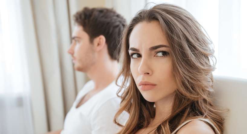 كيفية تصرف الزوجة عند ابتعاد الزوج عنها