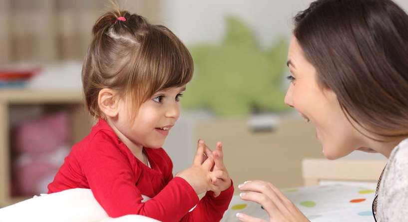 فيتامينات تساعد الطفل على الكلام
