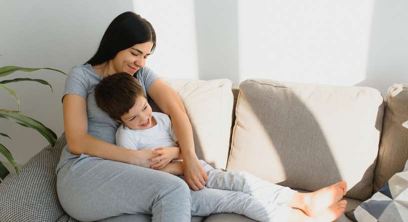 كيفية تربية الطفل الذكي عاطفياً