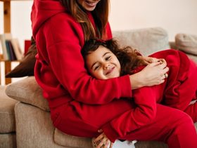 كيفية إخبار طفلي بحملي