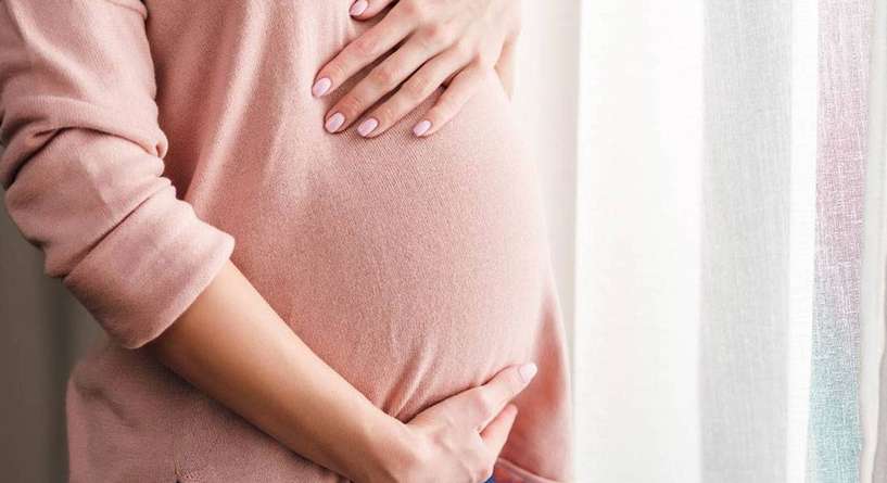 علامات الحمل متى تظهر على بطن المرأة؟