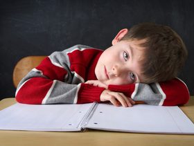 كيفية التصرف مع رسوب الطفل في المدرسة