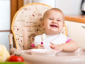 جدول طعام الطفل في الشهر السابع