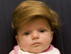 صور أمور مضحكة قام بها بعض الأهل لأطفالهم بسبب الملل