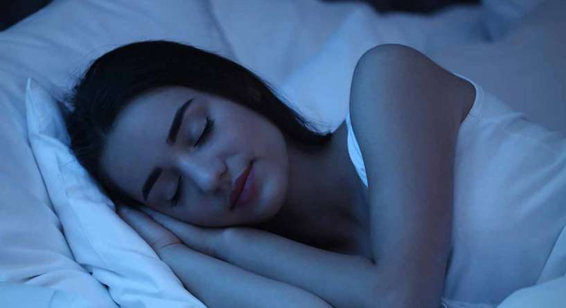 هل النوم يسبب السمنة