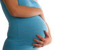 لِمَ تعانين الأرق أثناء الحمل؟