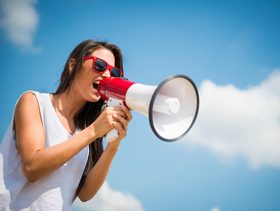 قول عن التعبير عن الذات وتحقيق الأحلام