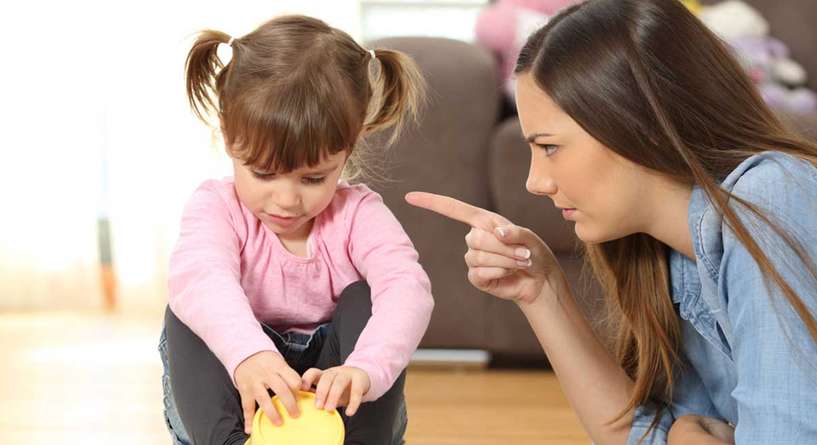 اساليب تربوية مضرة للطفل