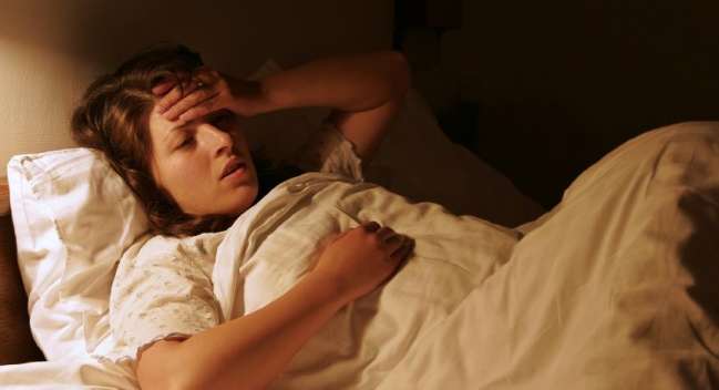 اسباب التعرق اثناء النوم | التعرق الزائد في الليل