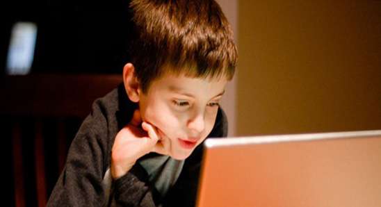 الاجهزة الالكترونية والاطفال | اجهزة العاب الكترونية للاطفال