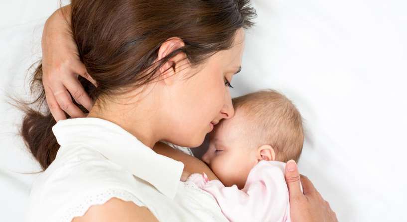 هل الرضاعه الطبيعيه تسبب اسهال للطفل وهل يجب ايقافها؟