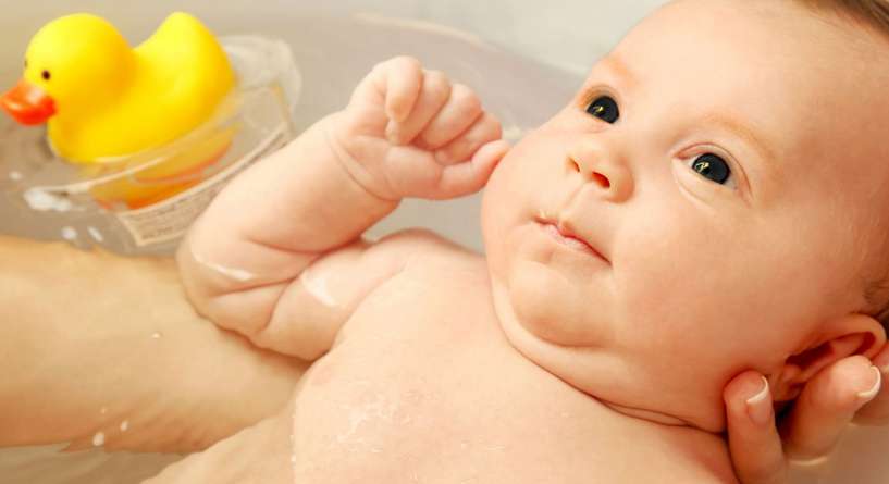 تأثير مياه الصنبور على بشرة الرضيع