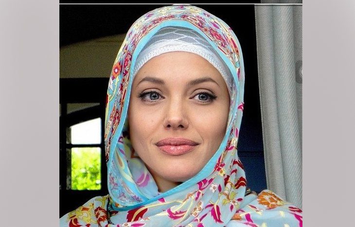 صور نجمات عالمية ارتدين الحجاب