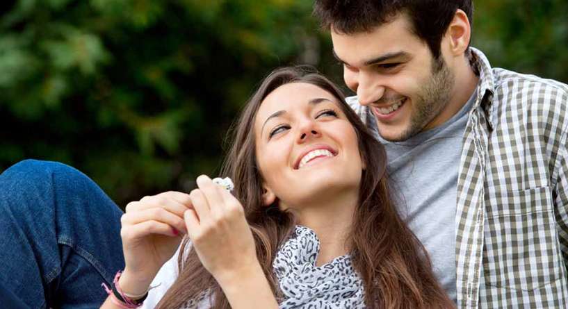 علامات تؤكد حب الزوج