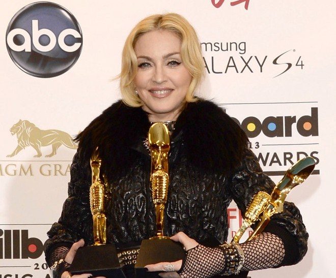 صور الفنانة العالمية مادونا بعد عملية تجميل