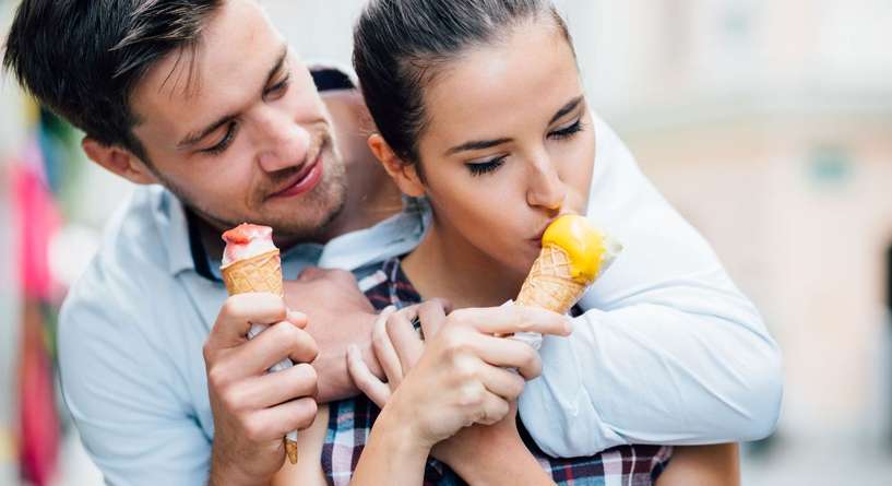 النساء يفضلن الطعام على الحب | دراسة 