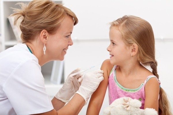 انواع واهمية تطعيمات الاطفال
