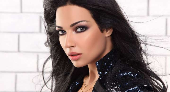 نادين نجيم تكشف جنس جنينها