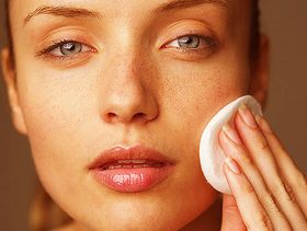 فوائد التوقف عن وضع المكياج يومياً