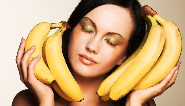 خلطات من الموز لتنعيم الشعر