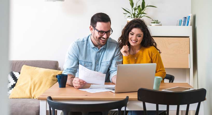 5 أهداف مالية واقعية إتفقي عليها مع زوجك لعام 2021