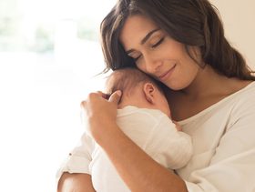 أنا أم وضعت طفلها في الحضانة من عمر 3 أشهر