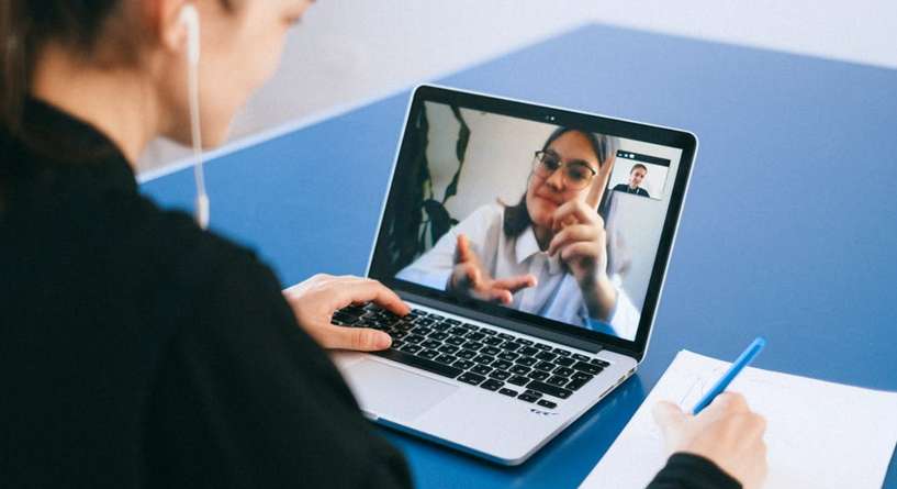 سلبيات التعلم عن بعد وايجابياته