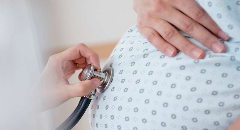 هل نزول سائل ابيض لزج من المهبل في الشهر التاسع من علامات الولادة؟