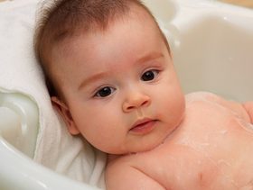 وتيرة إستحمام الطفل