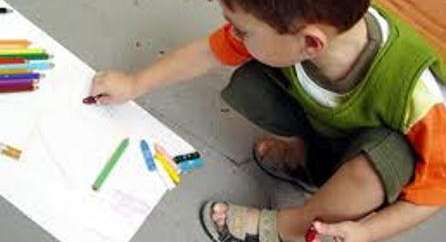 كيف تشجعين ابنك على الإبداع؟