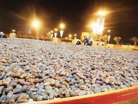 أكبر صحن للتمور في "مهرجان النخيل"