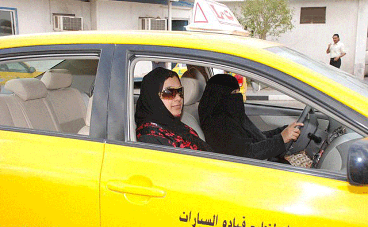 شروط قيادة المراة للسيارة في السعودية