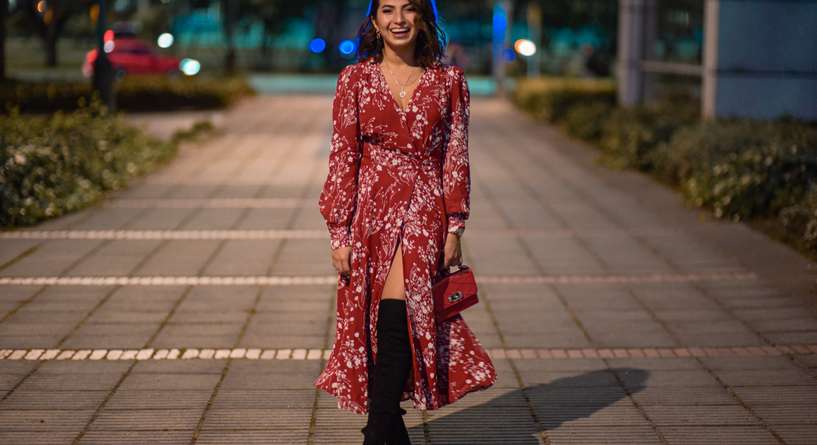 ملابس عصرية تخفي ارتخاء البطن بعد الولادة القيصرية