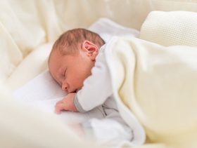 نمو الطفل في الشهر الأول