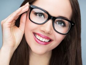 جدول كيفية اختيار النظارات حسب شكل الوجه
