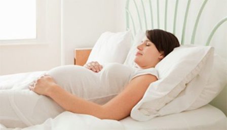 5 نصائح لتخفيف الام البطن خلال الحمل