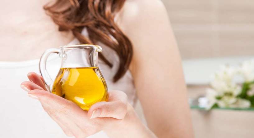 فوائد وضع الزيت في السرة