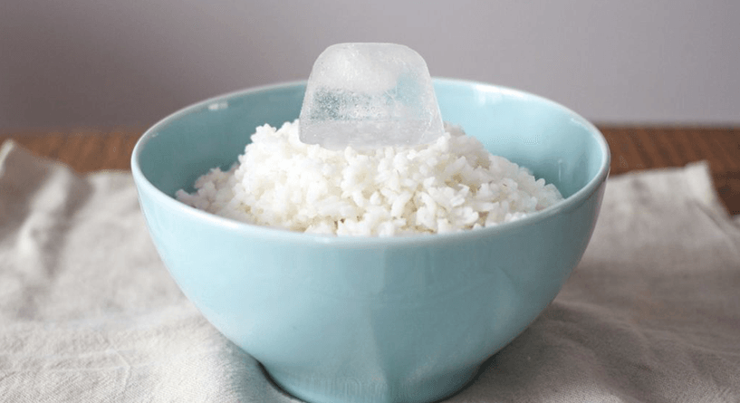 وضع الثلج على الأرز