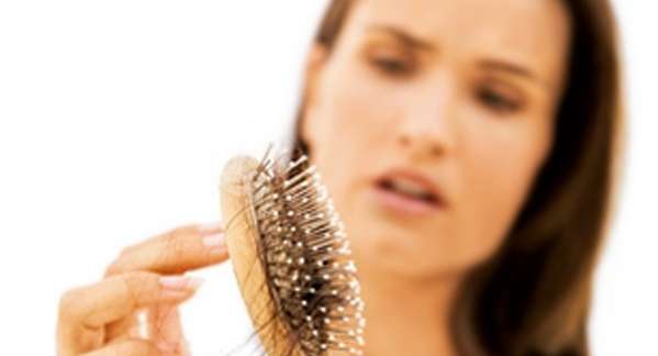 4 خلطات لعلاج تساقط الشعر الدهني