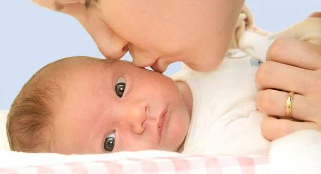 10 اخطاء ترتكبها الأم للمرة الأولى