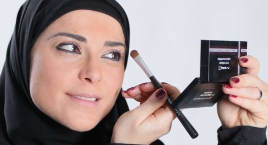 تميّزي بجمال عينيك في الاعياد
