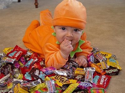 متى تقدمين السكر والحلويات لطفلك؟