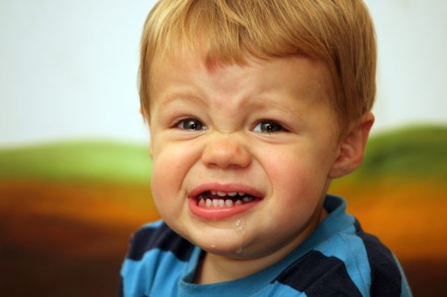 اعراض تسوس الاسنان عند الاطفال 